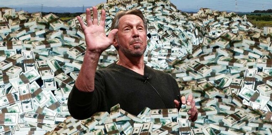 Photo d'homme dans des billets de banque